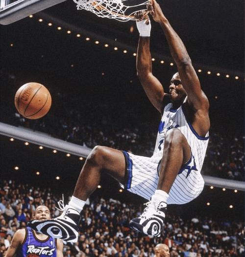 曼昱靠拢