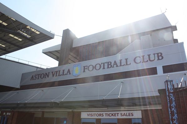 穆勒与梅西交手记录：穆勒正式比赛7胜1负，周末将...