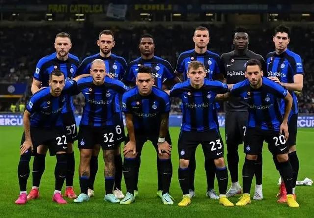 南通发布：苏超南通队载誉而归，3000多名球迷迎接城市英雄