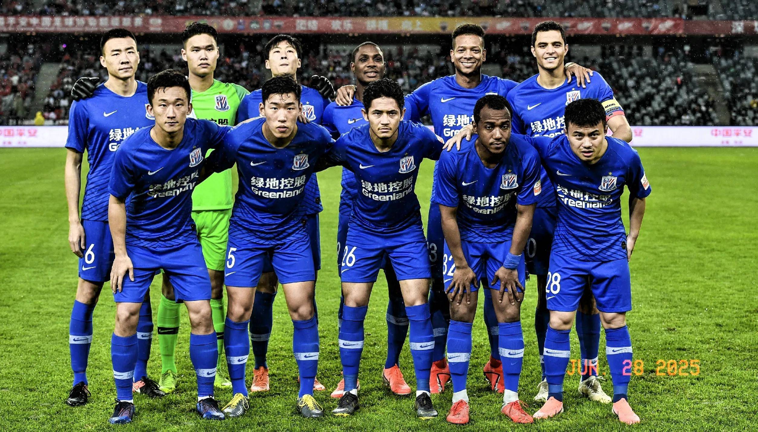 大连人队球迷热情依旧