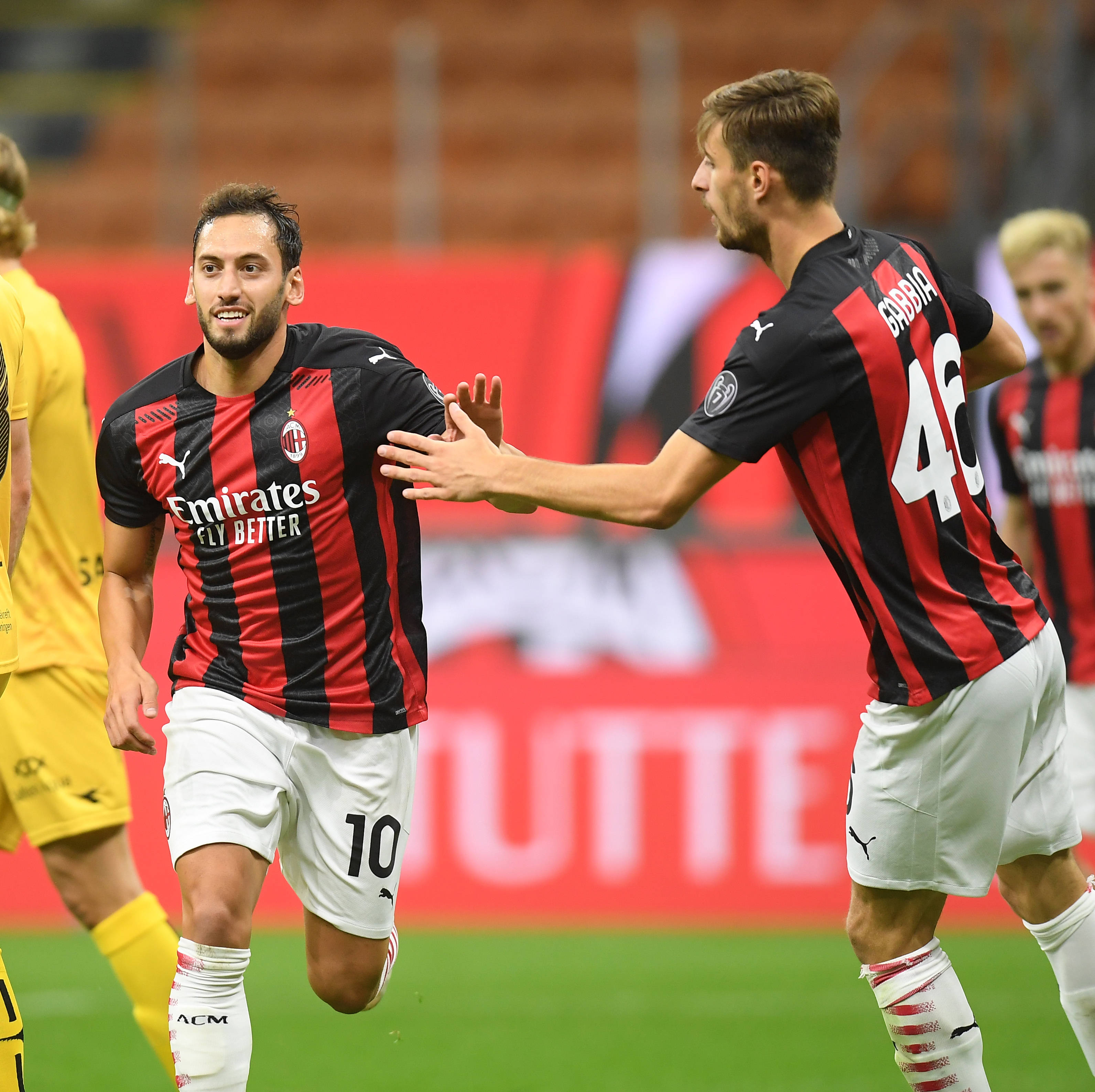 拉斯穆斯·霍伊伦(22 岁)在那不勒斯对阵尤文图斯的比赛中攻入 2 个进球！